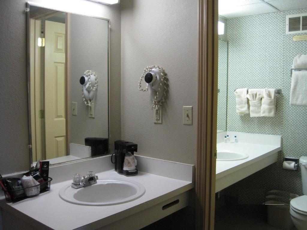 Liberty Lodge Сент-Роберт Номер фото